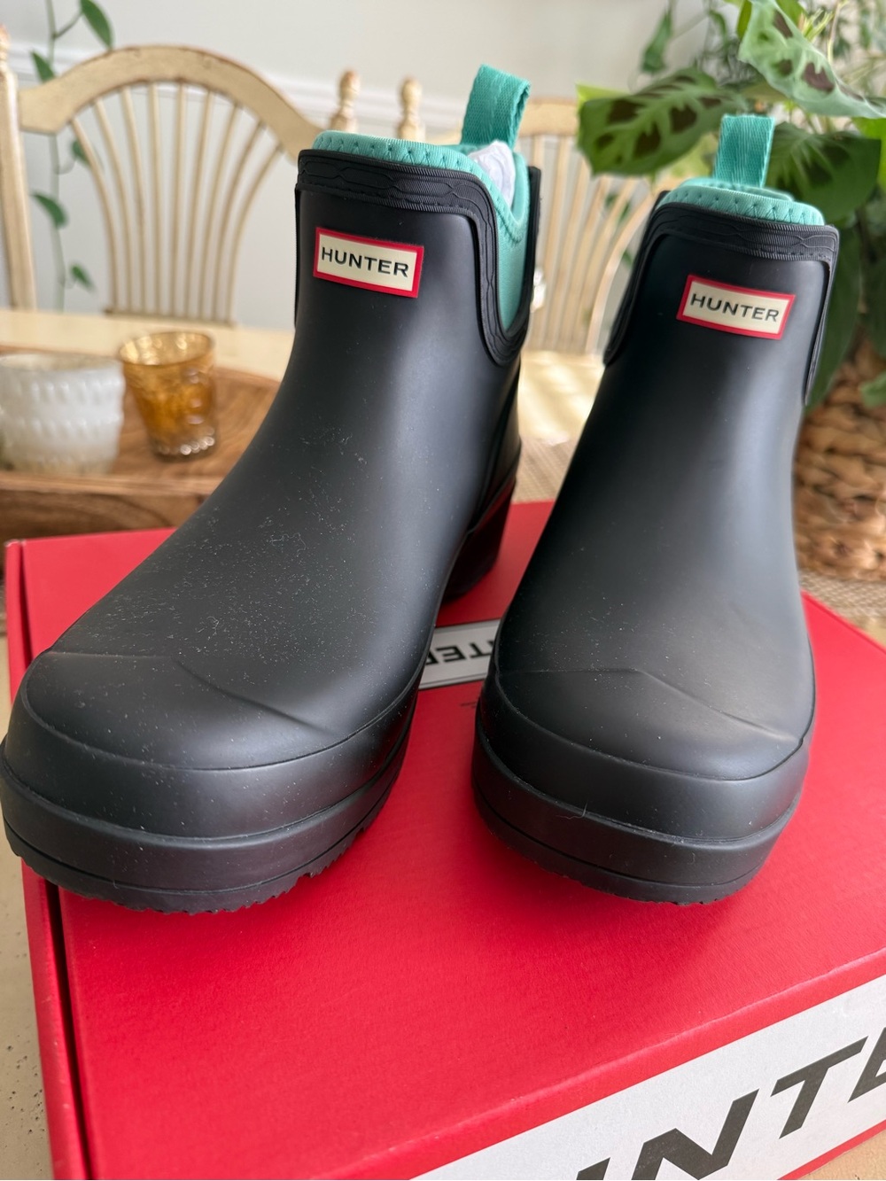 Hunter Women’s Black & Green Chelsea Play Boots size 10